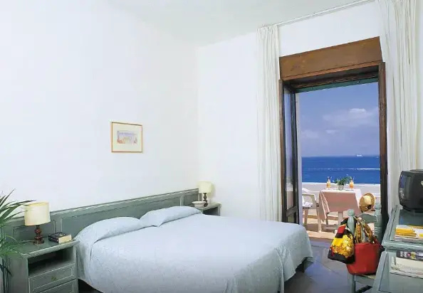 Double room with balcony (full double bed)