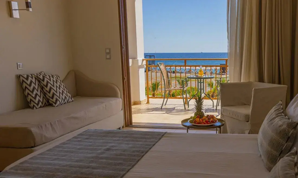 Superior Double room beachfront (full double bed)