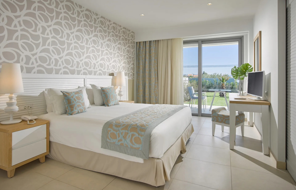 Jacuzzi Double Junior Suite (full double bed)