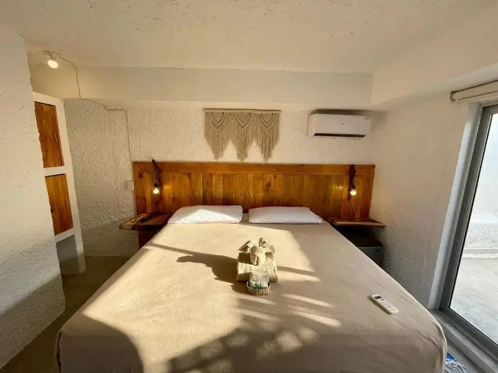 Double Suite with balcony (full double bed)