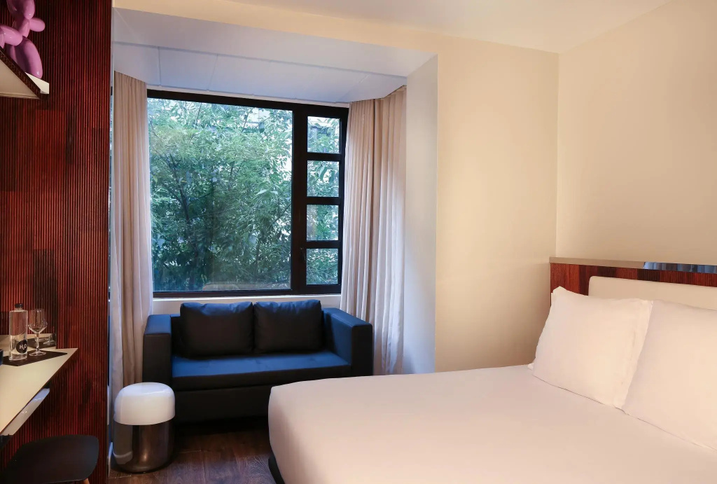 Executive Double room (full double bed)