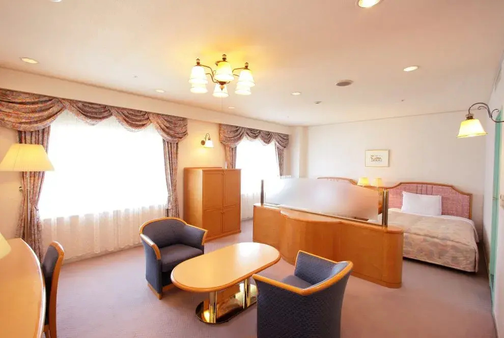 Hotel Green Tower Makuhari - Tap to explore photos