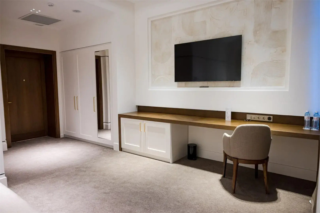 Двухместный номер Premium двуспальная кровать в Grand Hotel Tien Shan