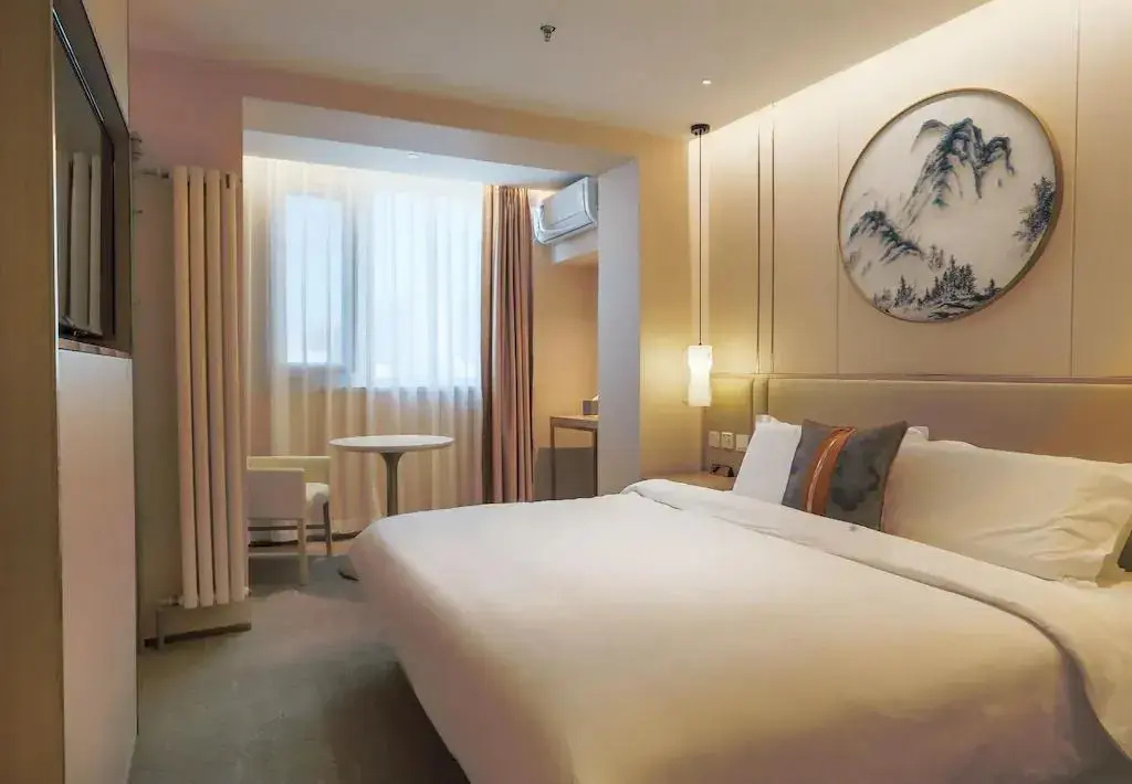 Deluxe Grand Double room (full double bed)