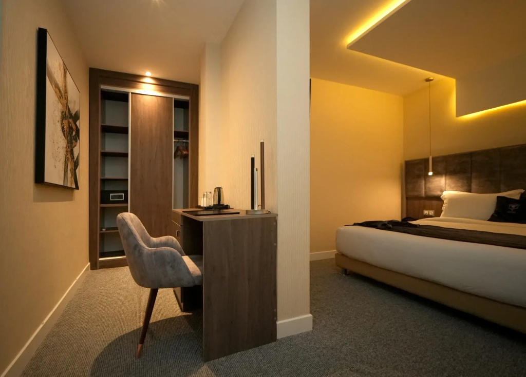 Club Double room (full double bed)
