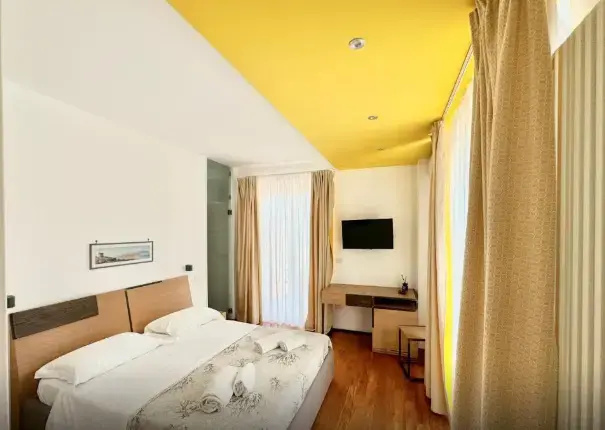 Deluxe Double room with sea view (full double bed)