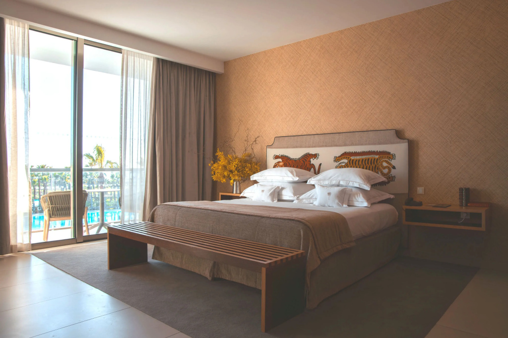 Wine & Books by the Sea, Algarve Resort