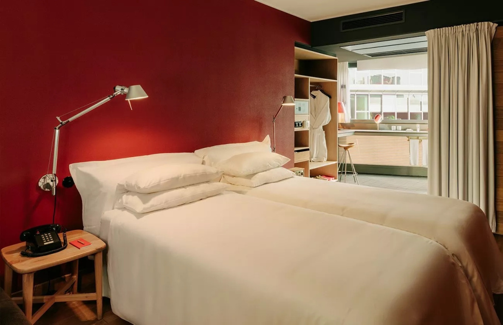Camper Corner Double room (twin beds)
