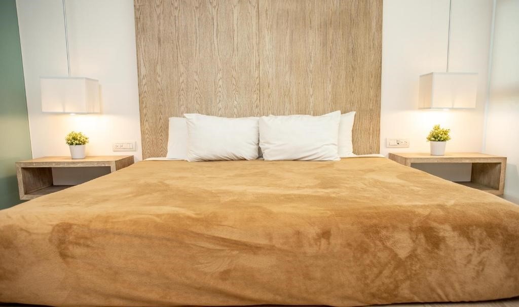 2 Bedrooms Penthouse