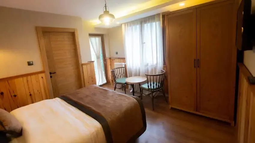 Luxury Double room with balcony (full double bed)