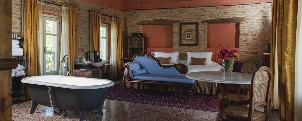 Passion Double Suite (full double bed)