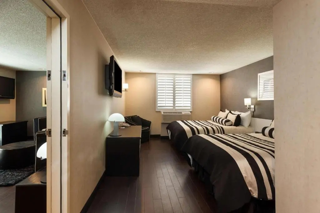 Ramada Plaza by Wyndham West Hollywood Hotel & Suites - Chambres