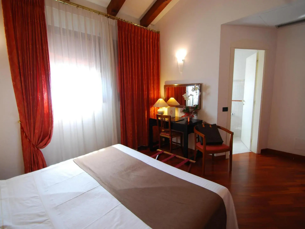 Alla Rocca Hotel - Chambres