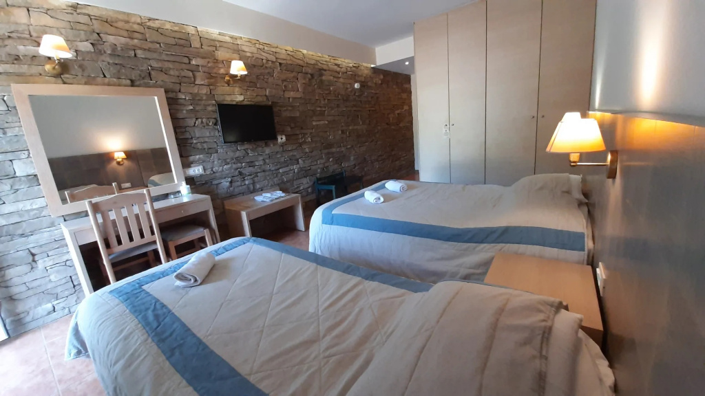 Double Ground Floor Studio (twin beds)