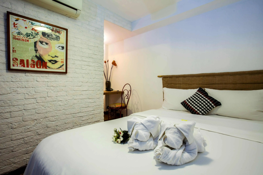 Cinnamon Classic Double room (full double bed)