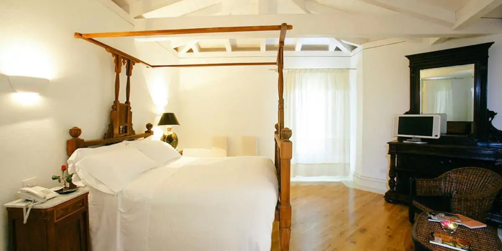 Double Junior Suite (full double bed)
