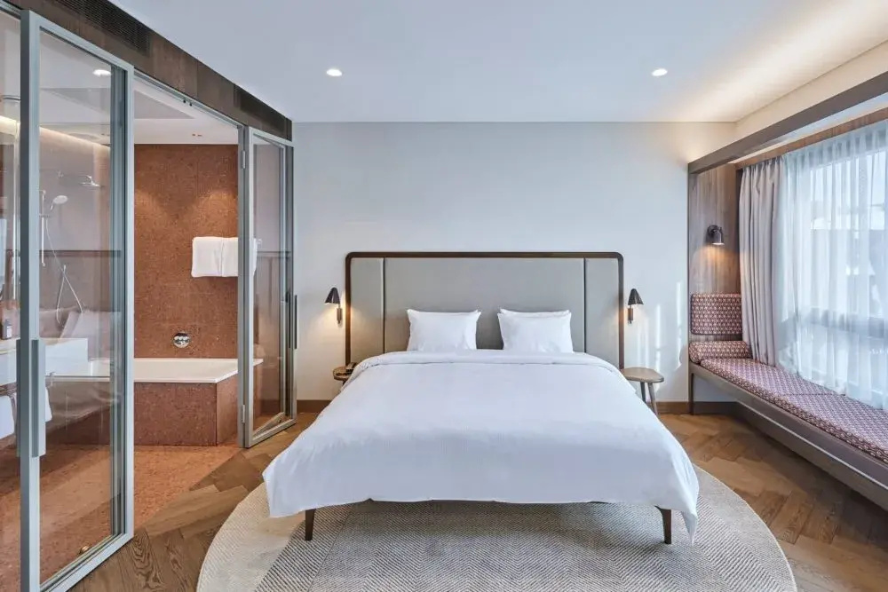 Double Suite (full double bed)