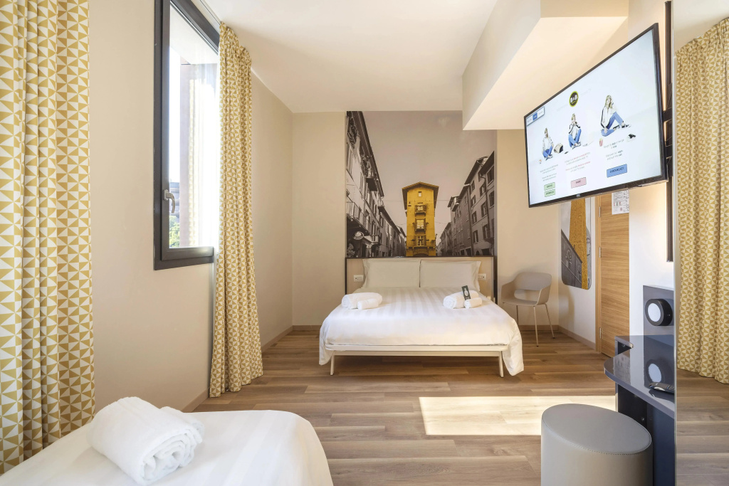 Standard Triple room