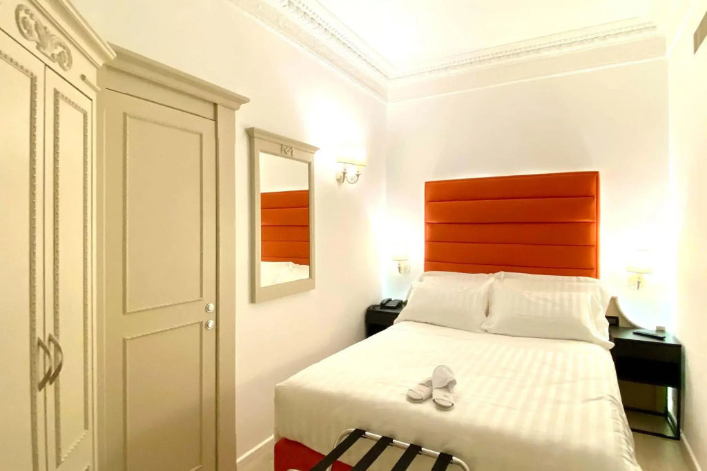 Economy Small Double room (full double bed)