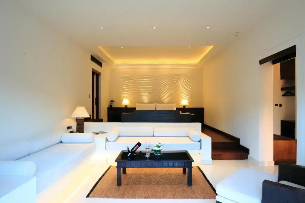 Grand Double Pool Suite (full double bed)