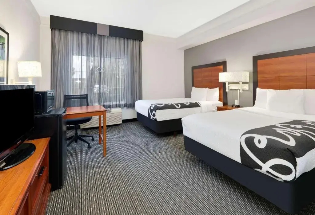 La Quinta Inn & Suites by Wyndham Dallas North Central - Chambres