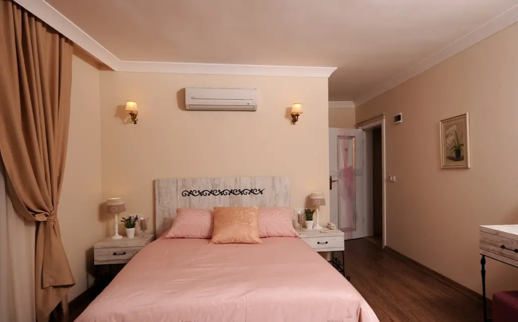 Honeymoon room