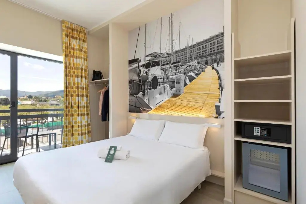 Sea view Double room (full double bed)