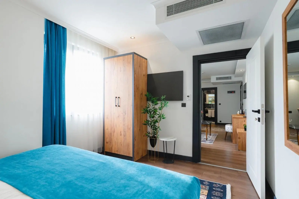 Double Suite (full double bed)