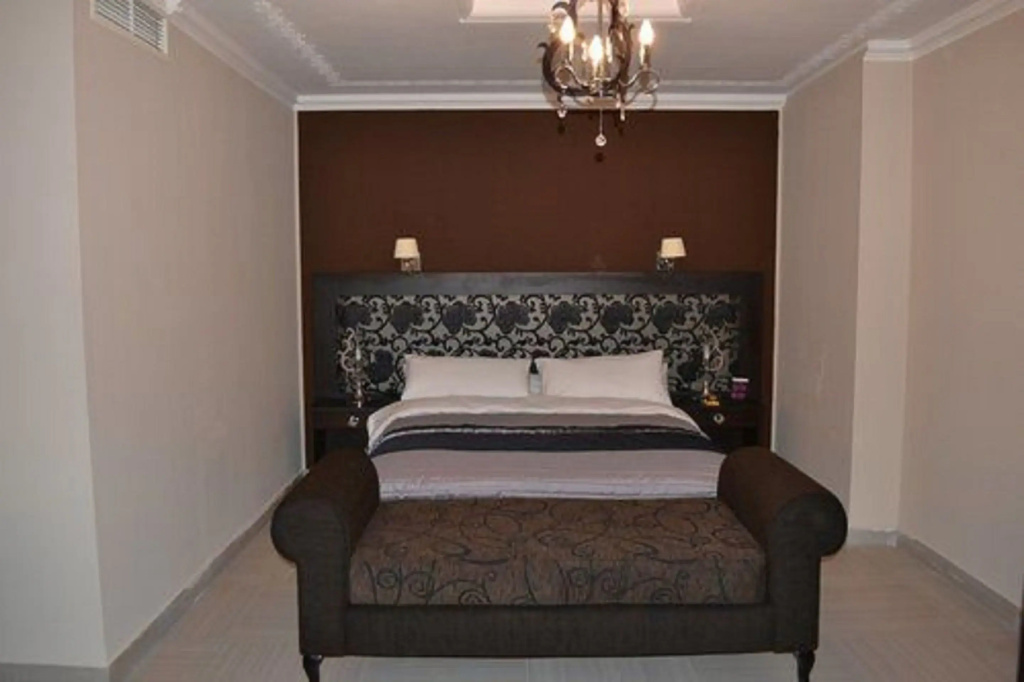 Executive Double Suite (full double bed)