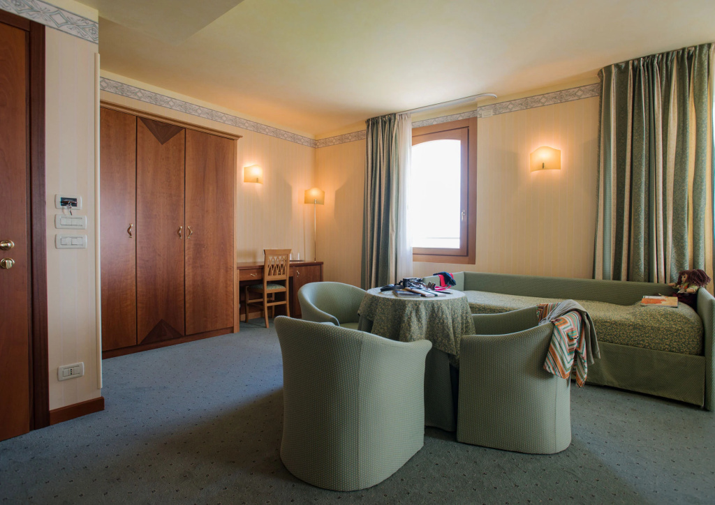 PHI Hotel Astoria - Chambres