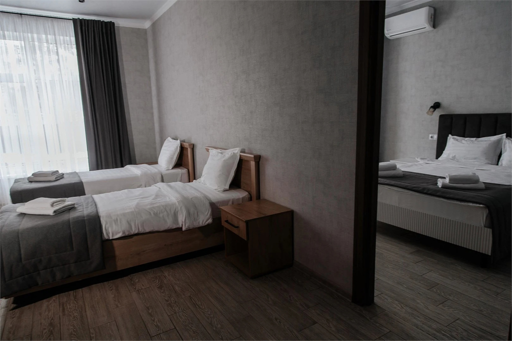 2 Bedrooms Standard Family room