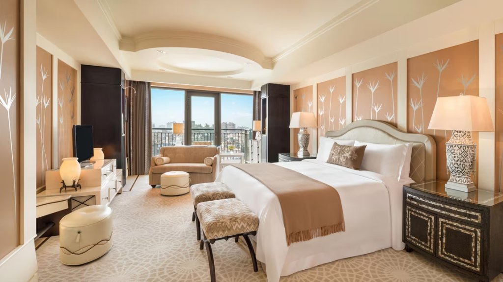 Astor Double room with balcony (full double bed)