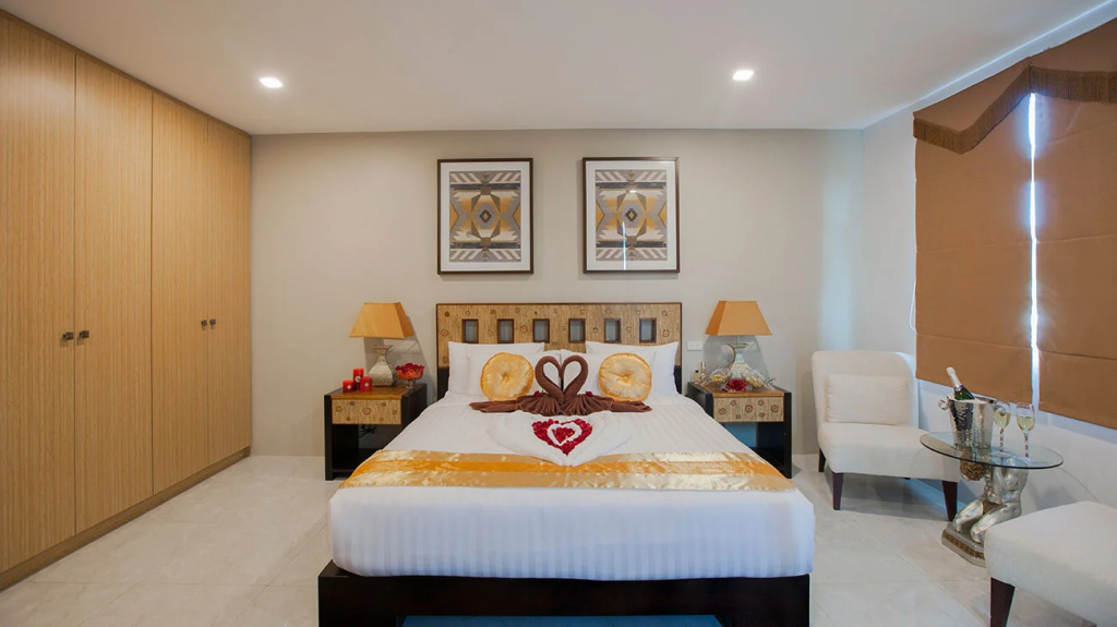 Deluxe Suite