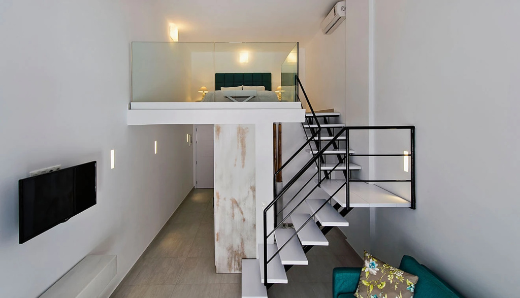 Senior Suite with outdoor jacuzzi