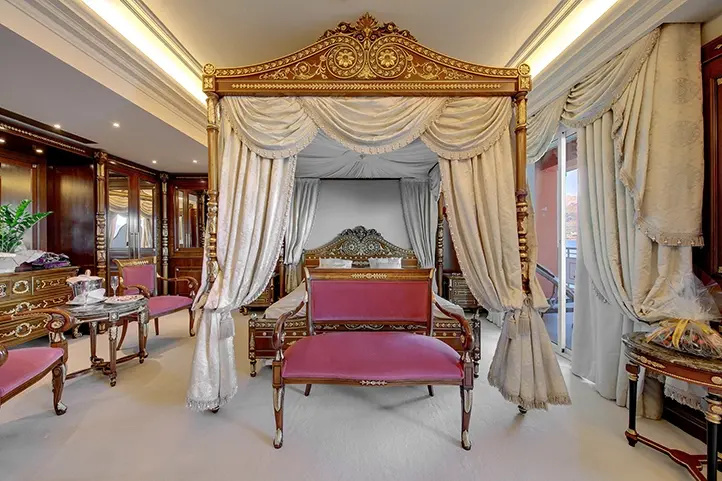 Double Suite with lake view (full double bed)
