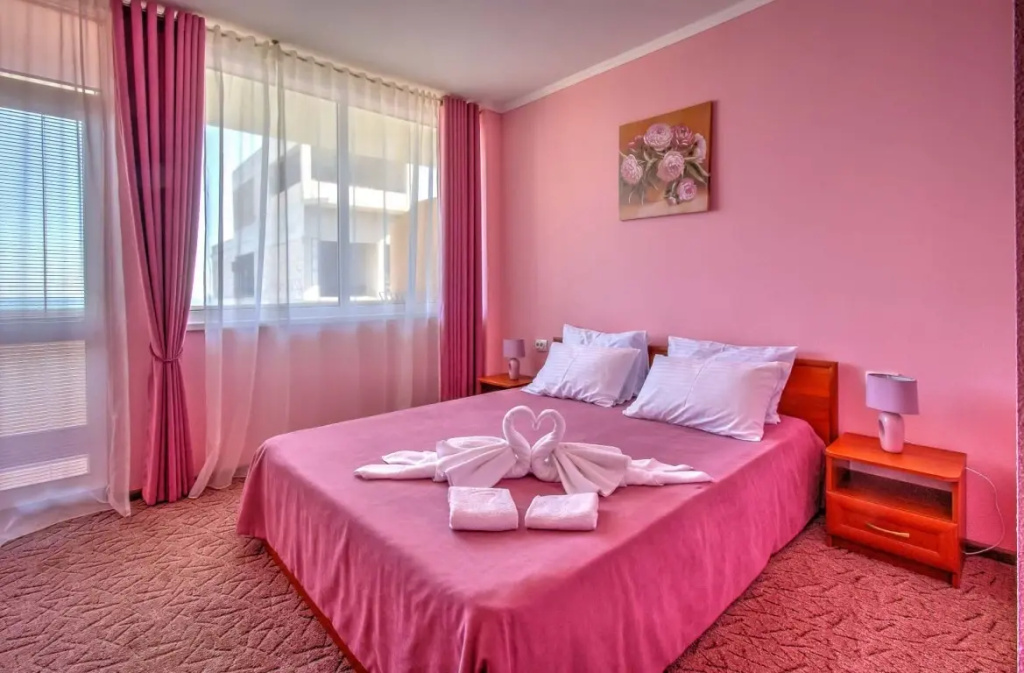 Standard Double room with balcony and with partial sea view (full double bed)