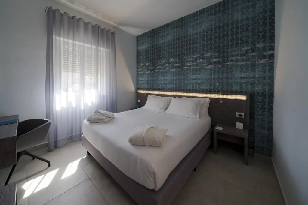 Double Junior Suite (full double bed)