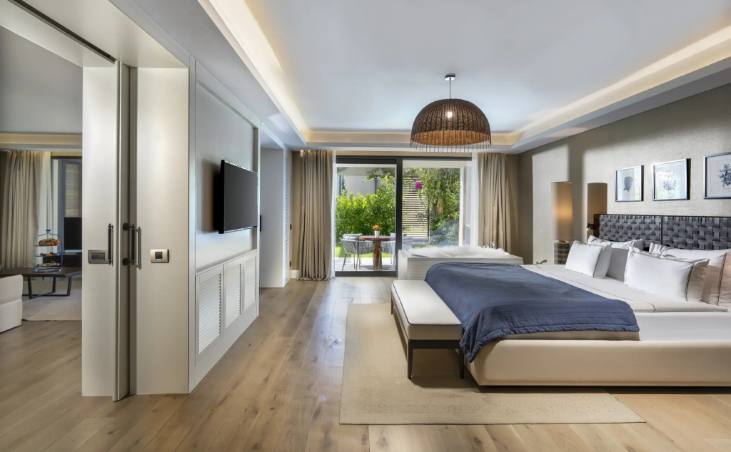 Двухместный люкс Grand Garden двуспальная кровать в Kaya Palazzo Resort & Residences Le Chic Bodrum
