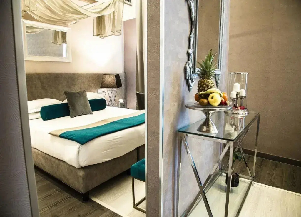Wellness in an Annex Building 100 meters Away Double Suite (full double bed)