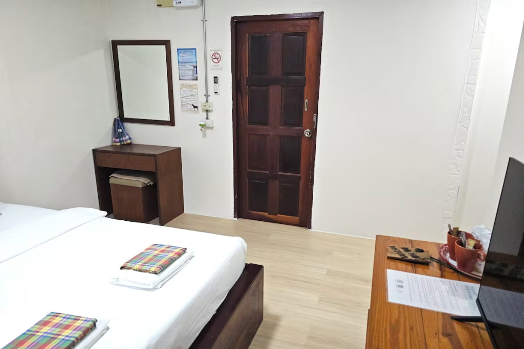 Double room (full double bed)