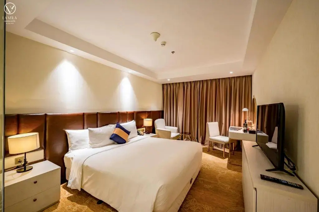 La Vela Saigon Hotel Room Type - Deluxe Double room (full double bed)