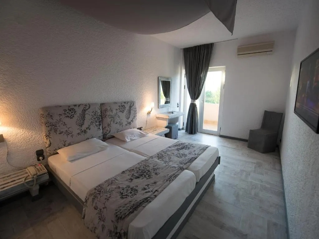 Double room with sea view (twin beds)