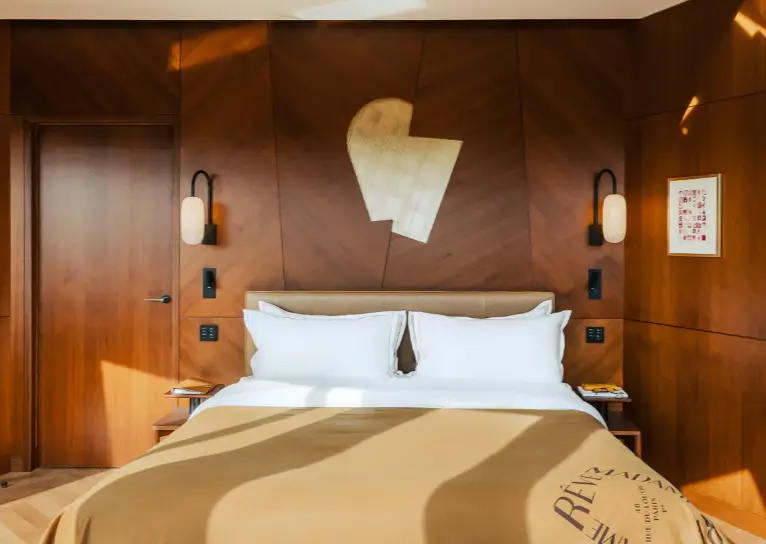 Madame Reve Double Suite (full double bed)