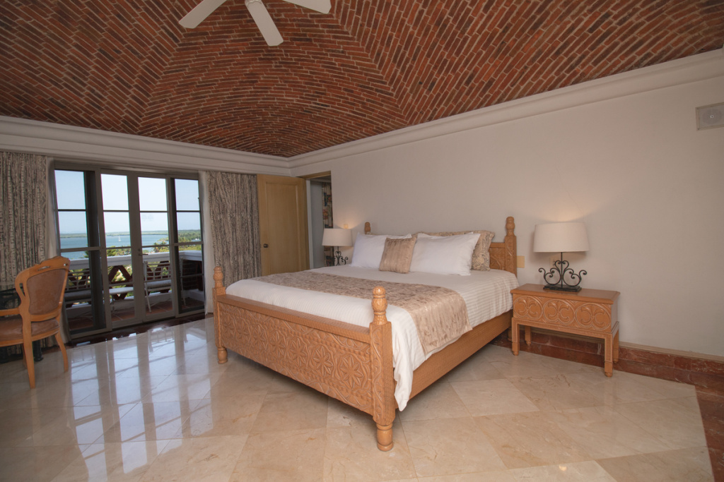 Executive Double Suite (full double bed)