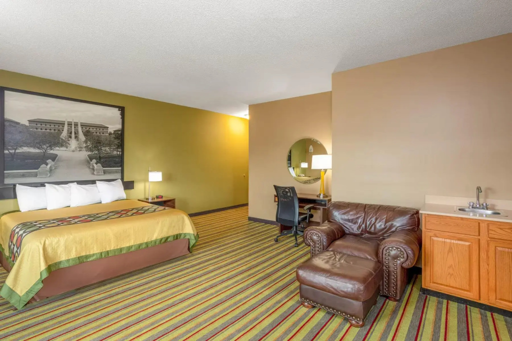 Double Studio Suite (full double bed)