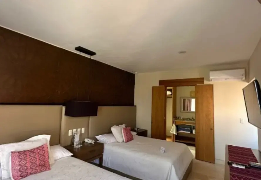 No. 4 Double Suite (twin beds)