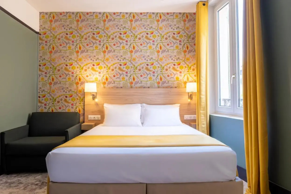 Executive Double room (full double bed)