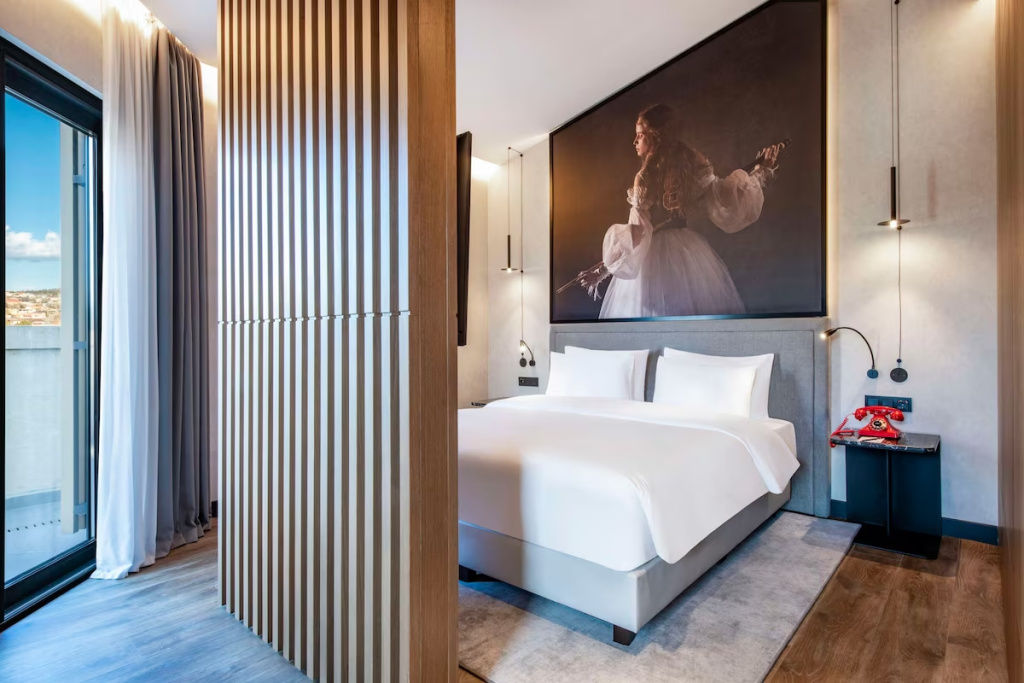 Double Junior Suite (full double bed)