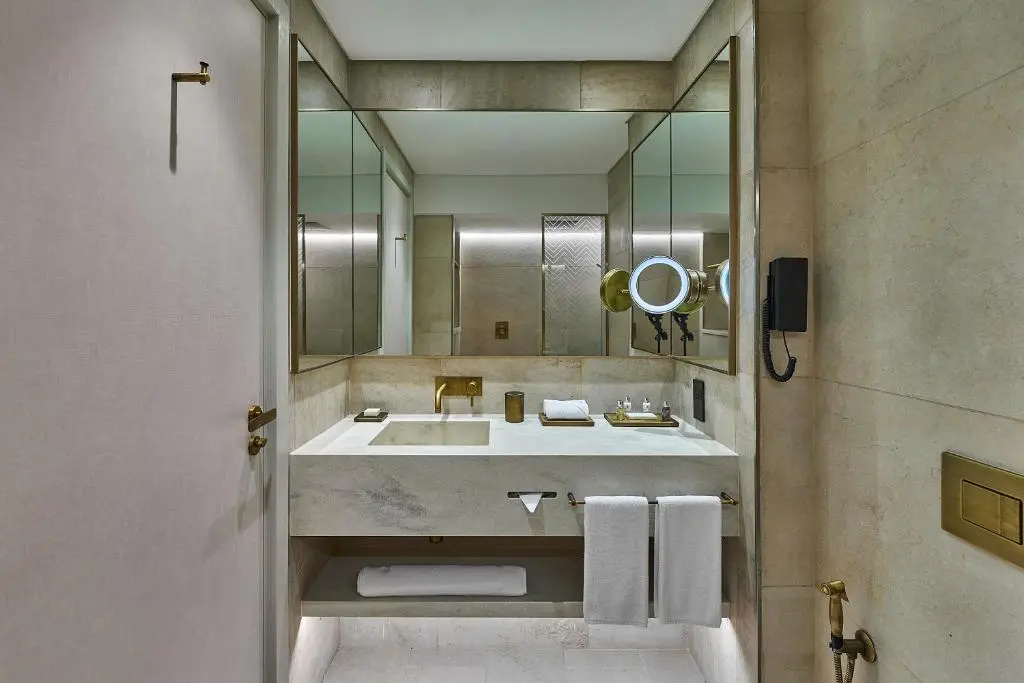 ERTH Abu Dhabi Hotel - Tap to explore photos