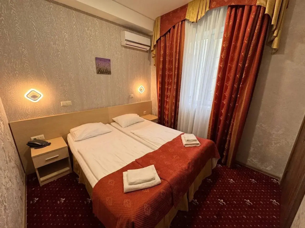 Two-room Double Suite (full double bed)